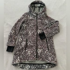 Lululemon girl’s’ Iviva raincoat size 6